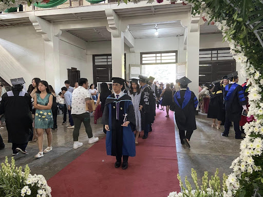 LO TO UPLB VET MED GRADUATES: “STRIVE FOR YOUR PEAK”